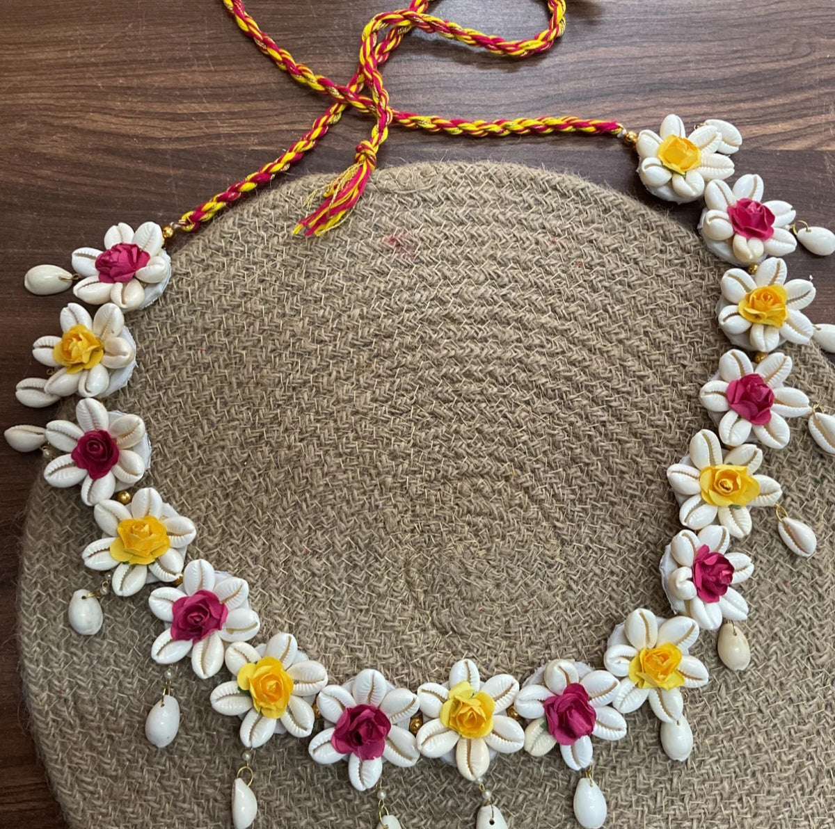 Floral with shell kamarbandh
