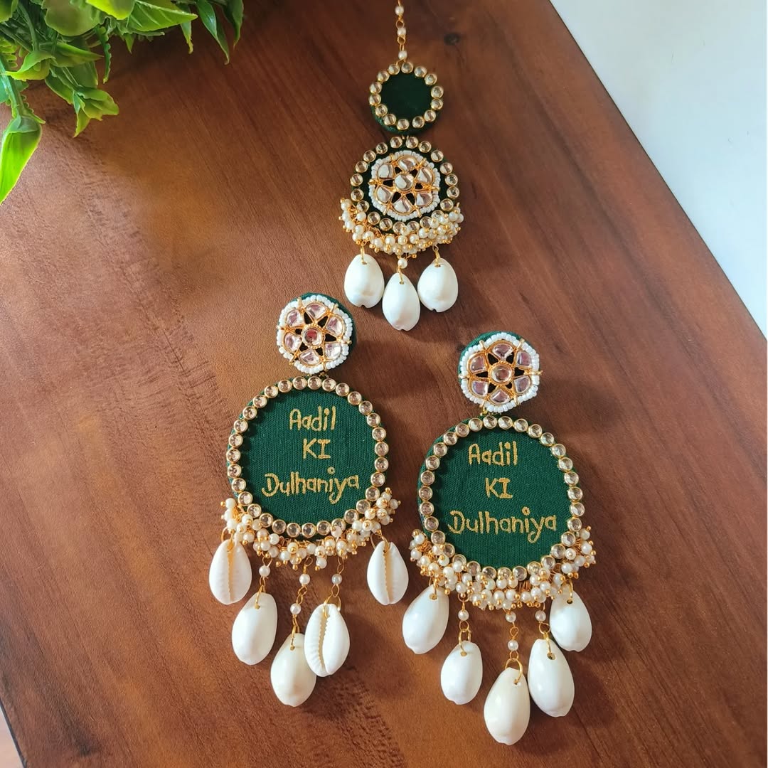 Sana shell earrings & tikka