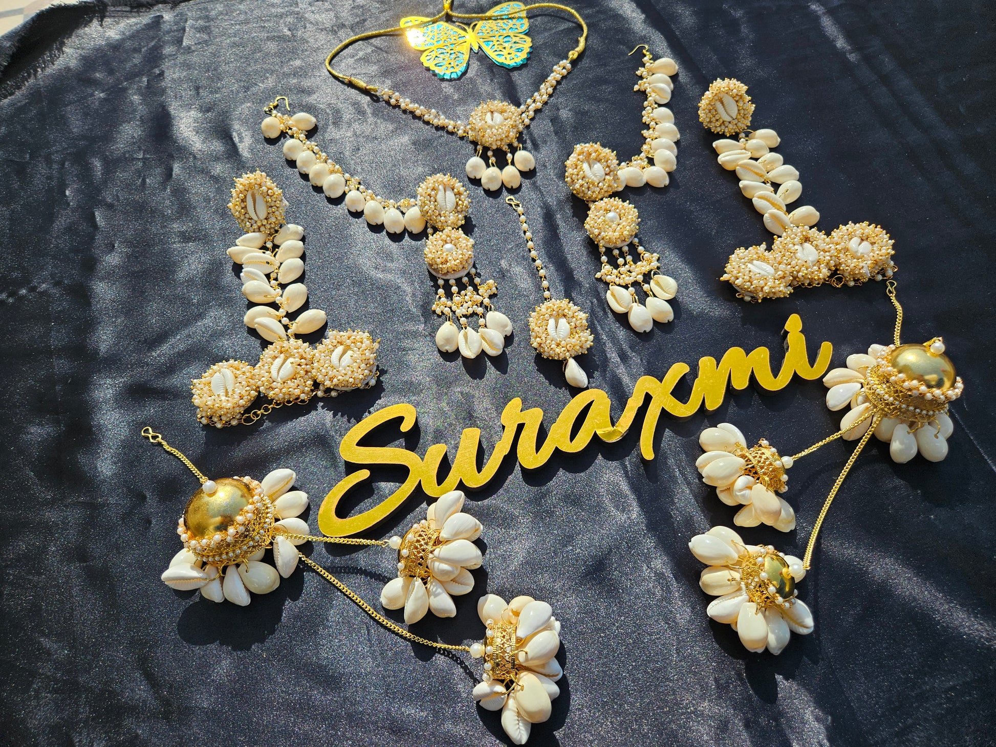 Shell with pearl jewellery