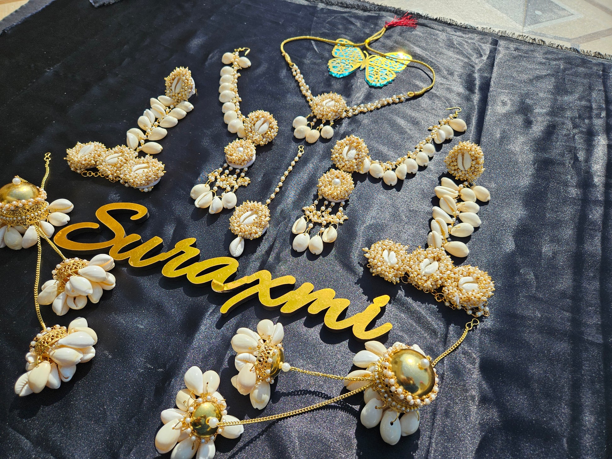 Shell with pearl jewellery