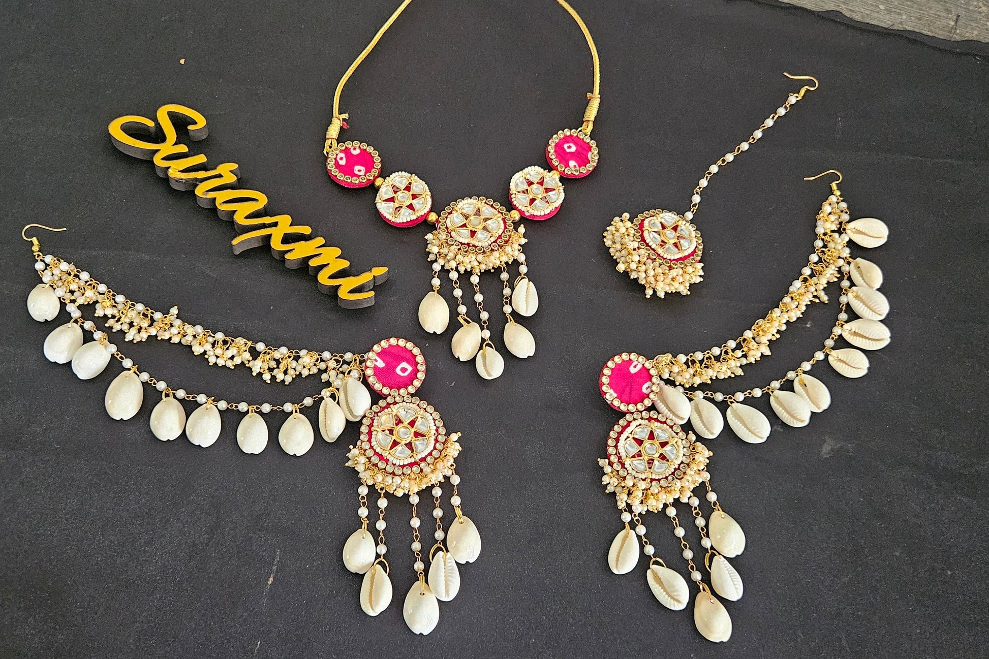Pink bhandej