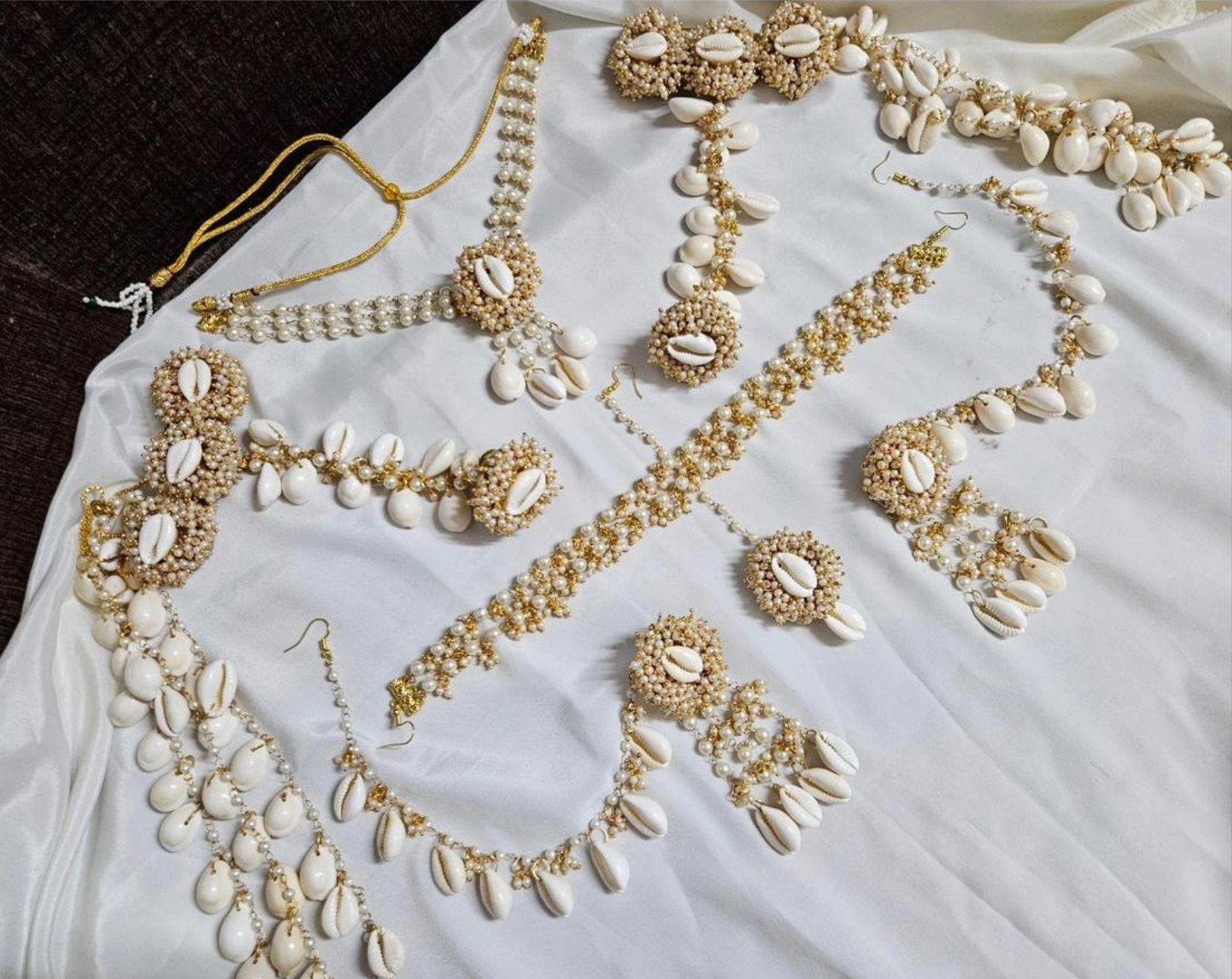 White pearl Sheespatti Set