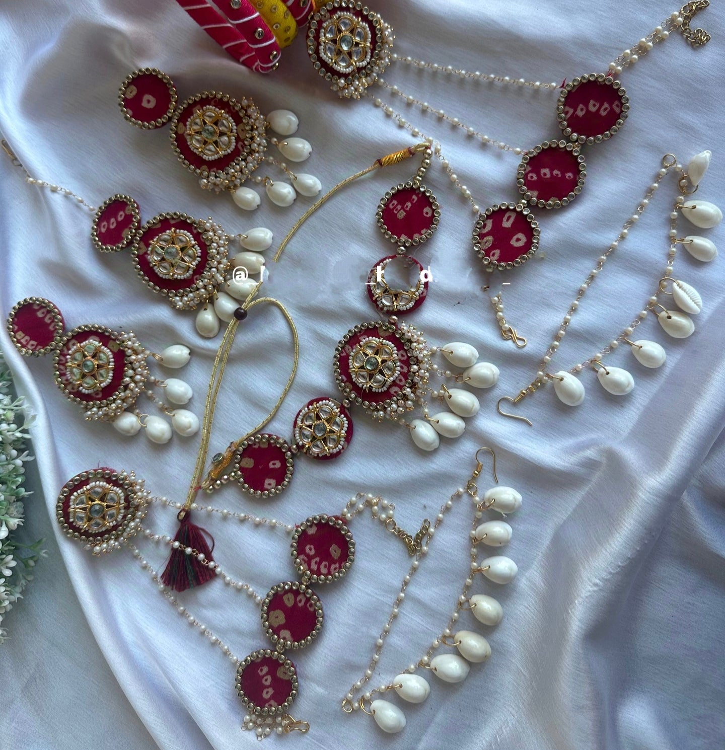 Red bandhej haldi set
