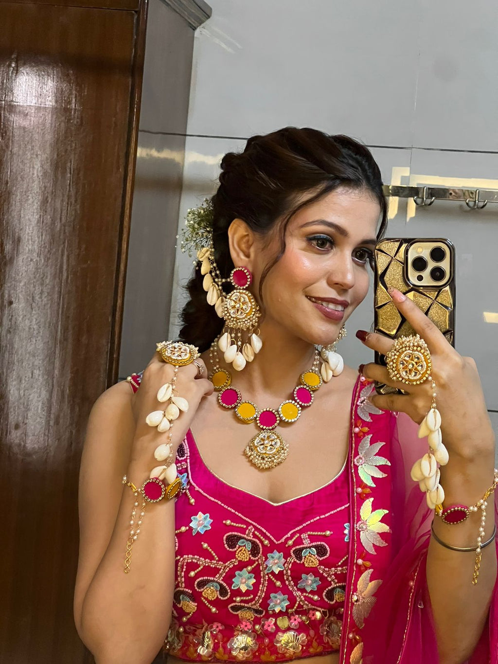 Pink mustard shell jewellery