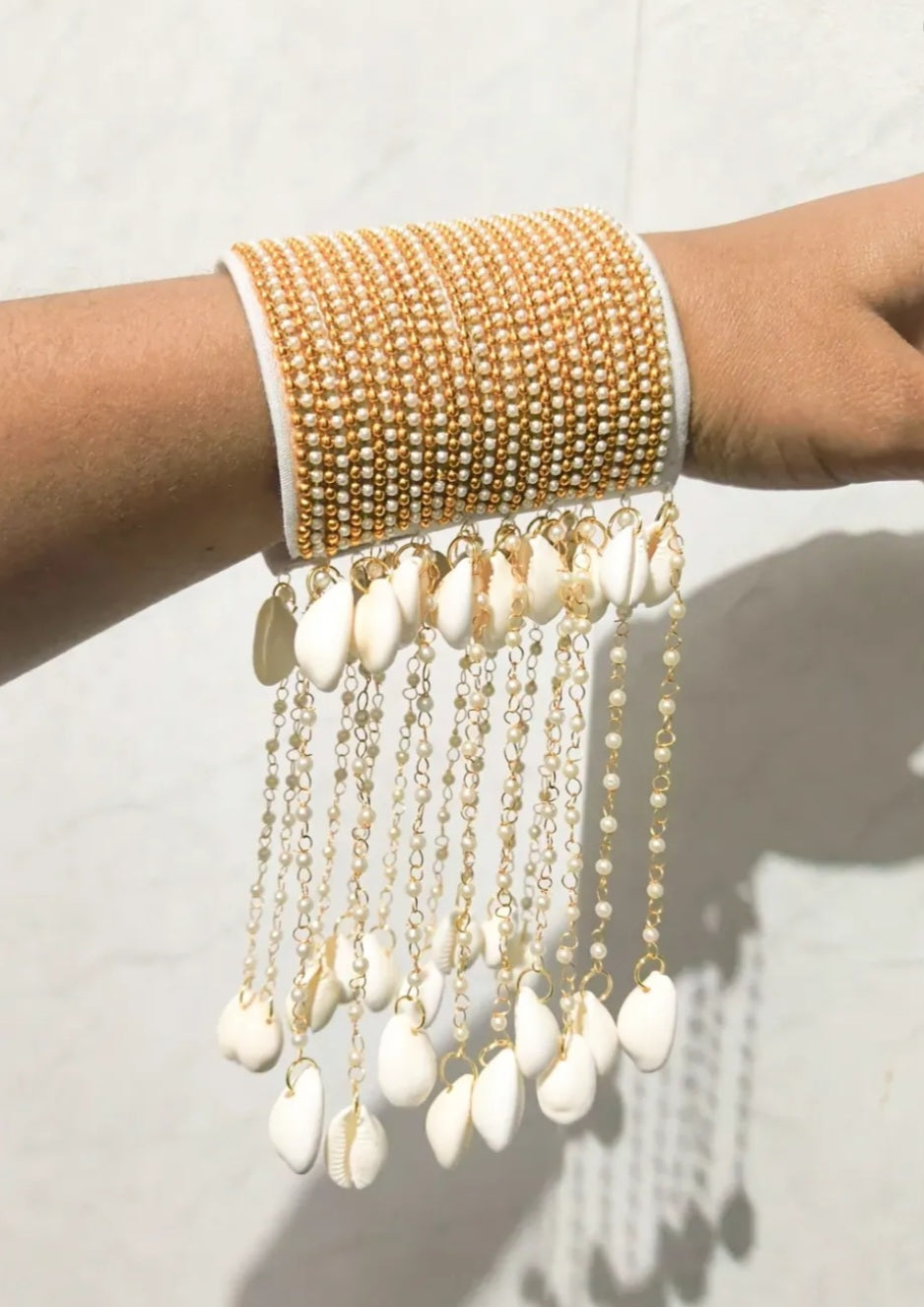 Kada with hanging