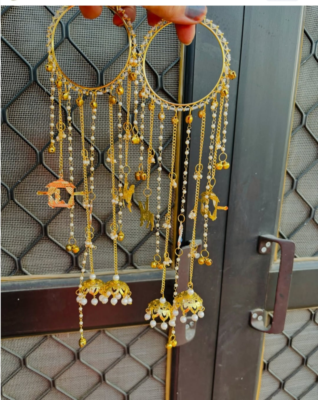 Golden kalire