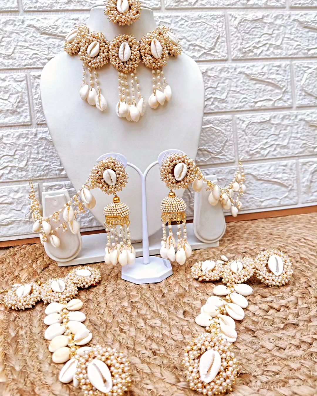 Shell white jewellery