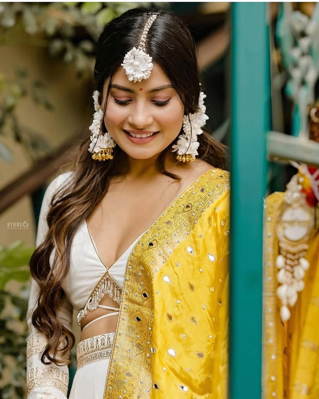 White floral jewellery